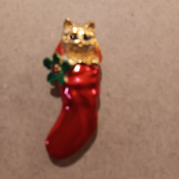 VINTAGE CHRISTMAS BROOCH OAJC KITTEN IN STOCKING GOLD TONE ENAMEL - Picture 5 of 5